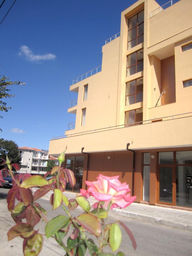 Hotel Coop Central Obzor Exteriör bild
